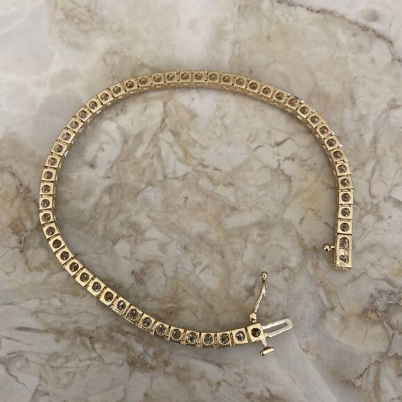 5.10 Carat Diamond Tennis Bracelet 14K Yellow Gold $17,000 Appraisal - Picture 6 of 12